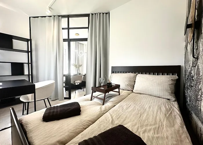Lakowa Apartment ~ 1000M Main Square ~ Self Check-In 20H