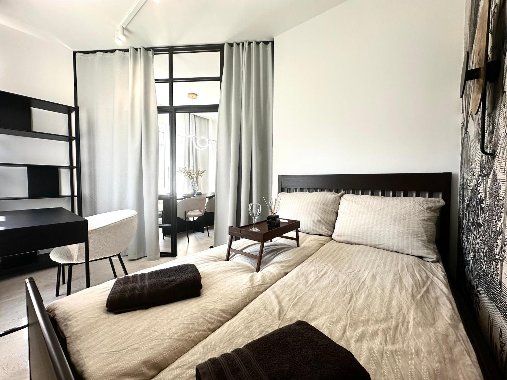 Apartment Lakowa ~ 1000m Main Square ~ Self Check-in 20h Wroclaw