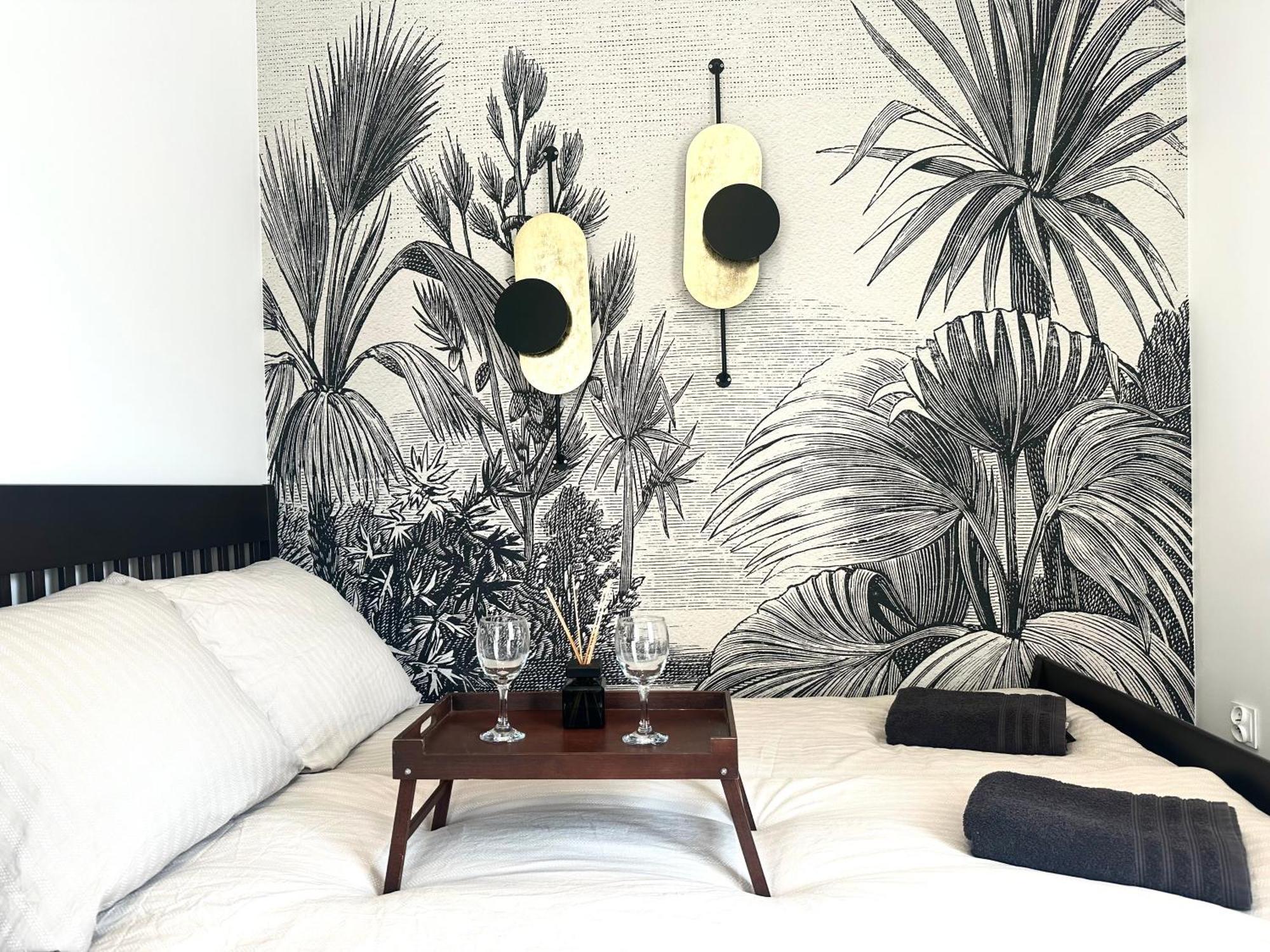 Apartment Lakowa ~ 1000m Main Square ~ Self Check-in 20h *